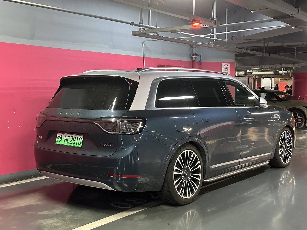 AITO M9 1.5T 42 kWh (496 Hp) Range Extender AWD