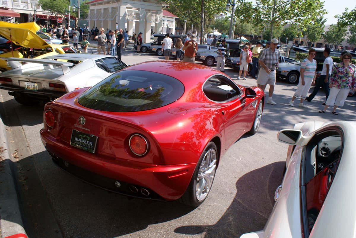 Alfa Romeo 8C Competizione 4.7i V8 32V (450 Hp)