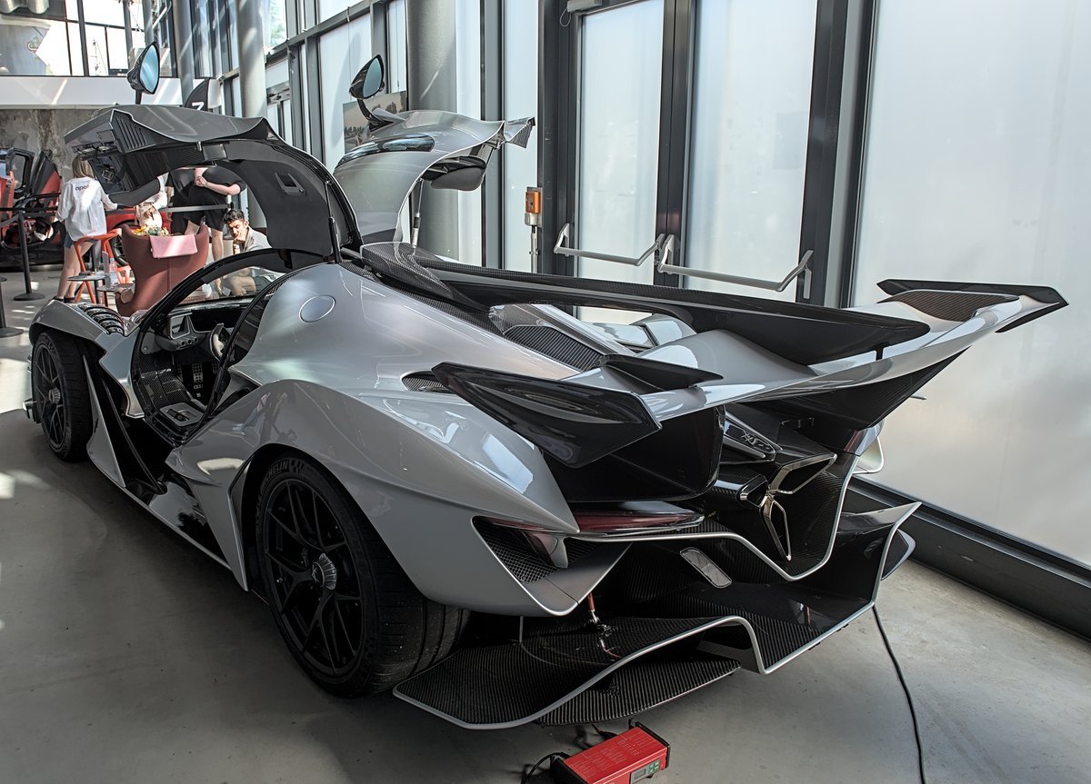 Apollo IE 6.3 V12 (780 Hp)