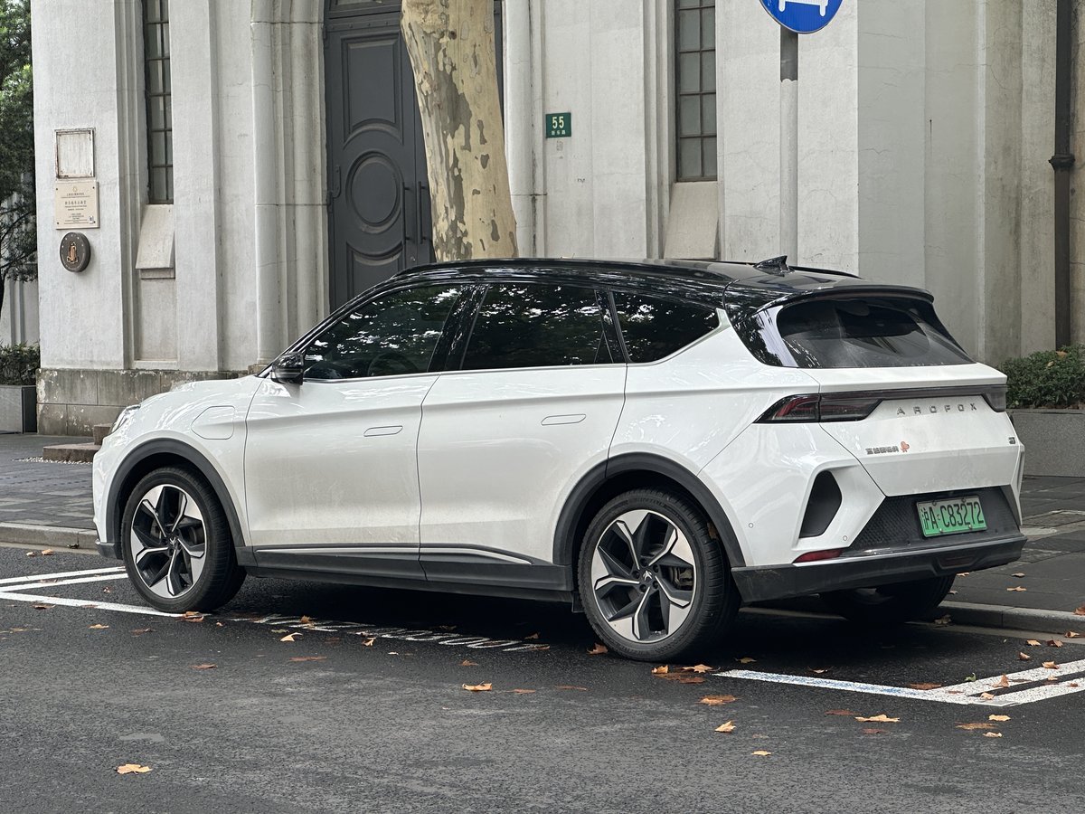 Arcfox Alpha-T H 93.6 kWh (435 Hp) 4WD Electric