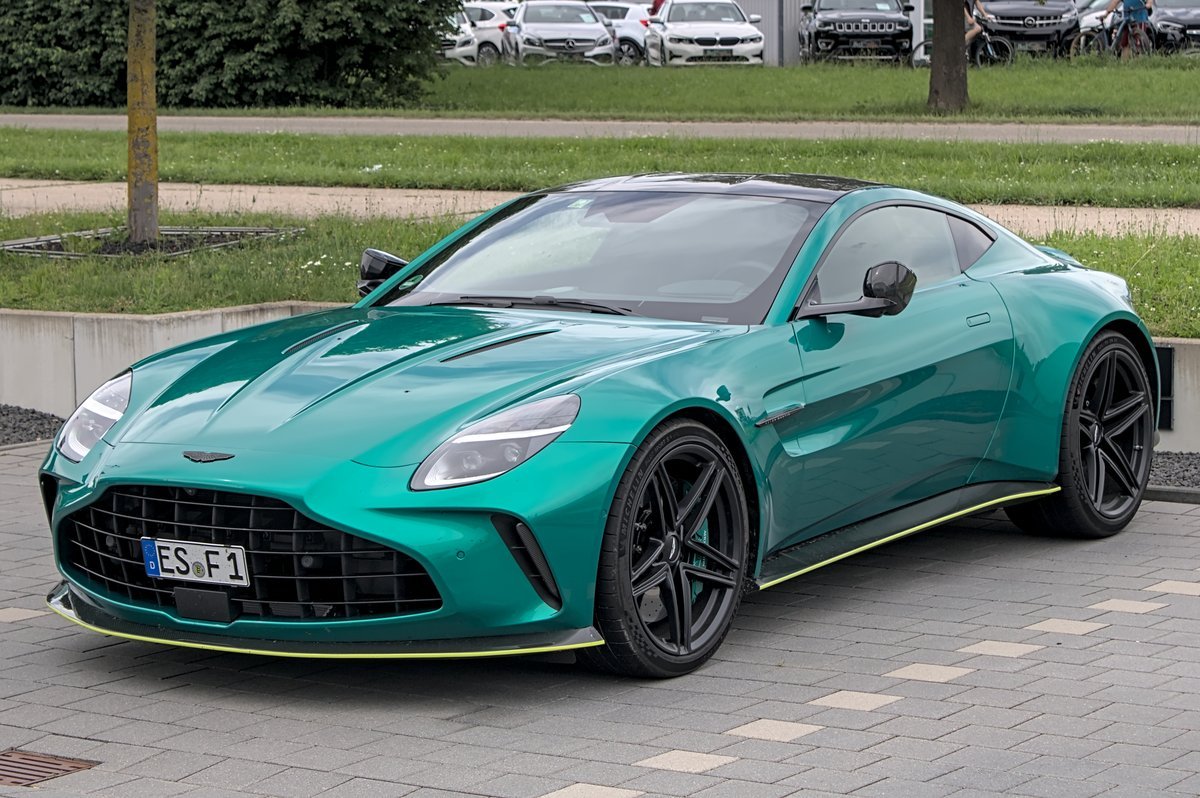 Aston Martin AMV8 Aston Martin AMV8