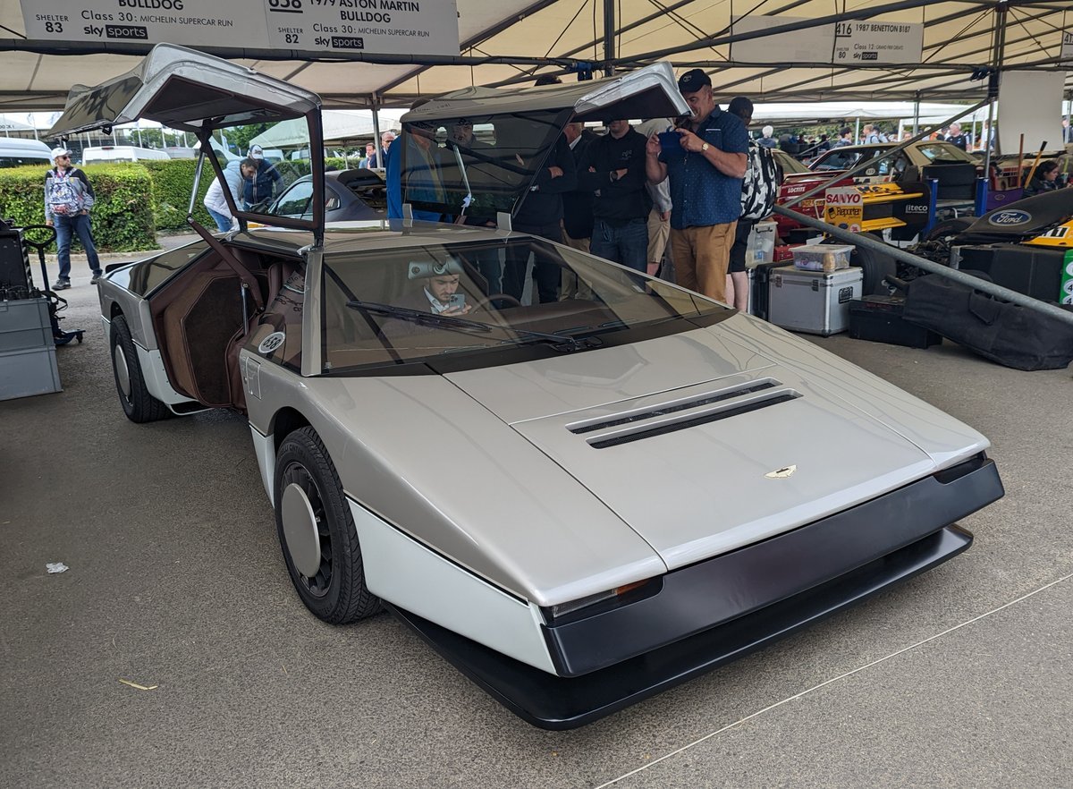 Aston Martin Bulldog 5.3 (600 Hp)