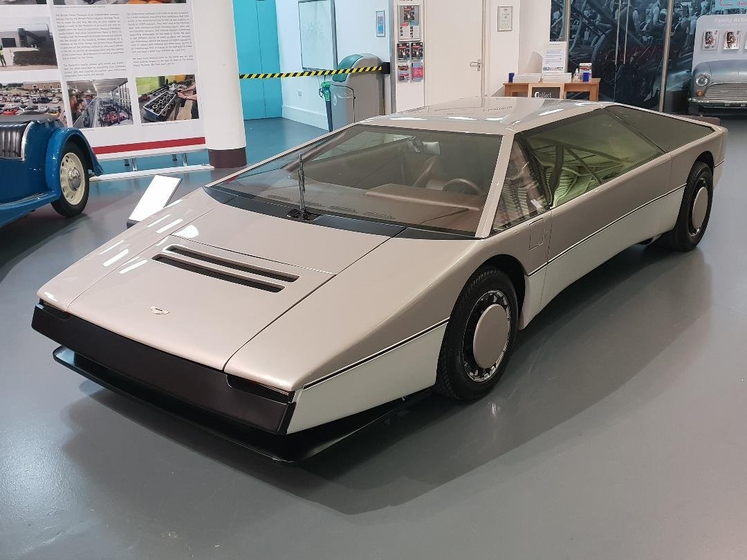 Aston Martin Bulldog Aston Martin Bulldog