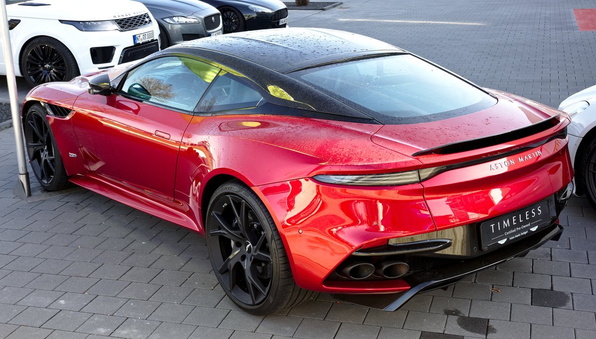 Aston Martin DBS Ultimate 5.2 V12 (770 Hp) Automatic