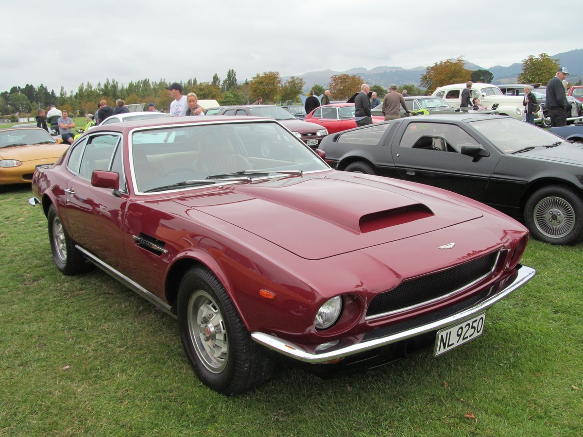 Aston Martin DBS Aston Martin DBS V8