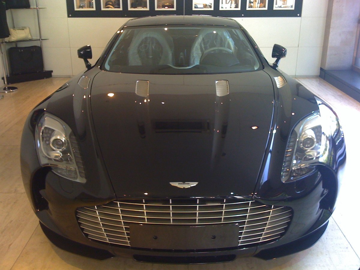 Aston Martin One-77 7.3 V12 (760 Hp) Automatic