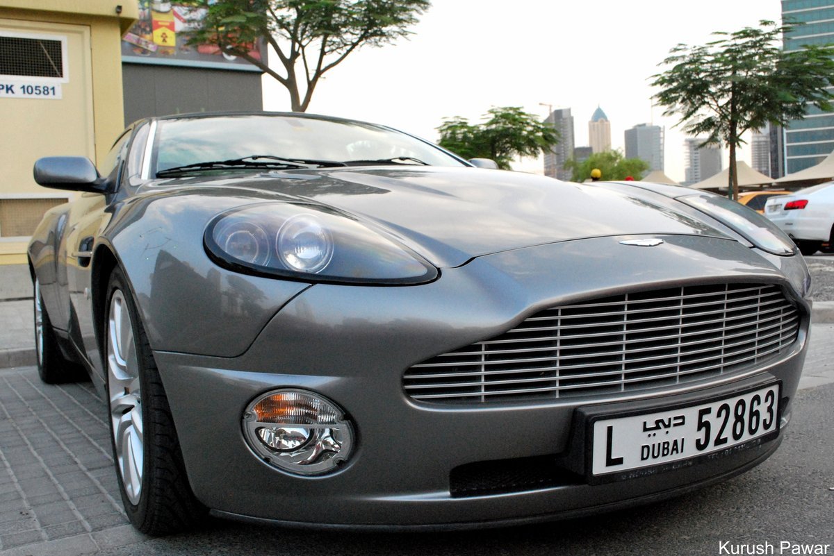 Aston Martin Vanquish 6.0 V12 (466 Hp) Automatic