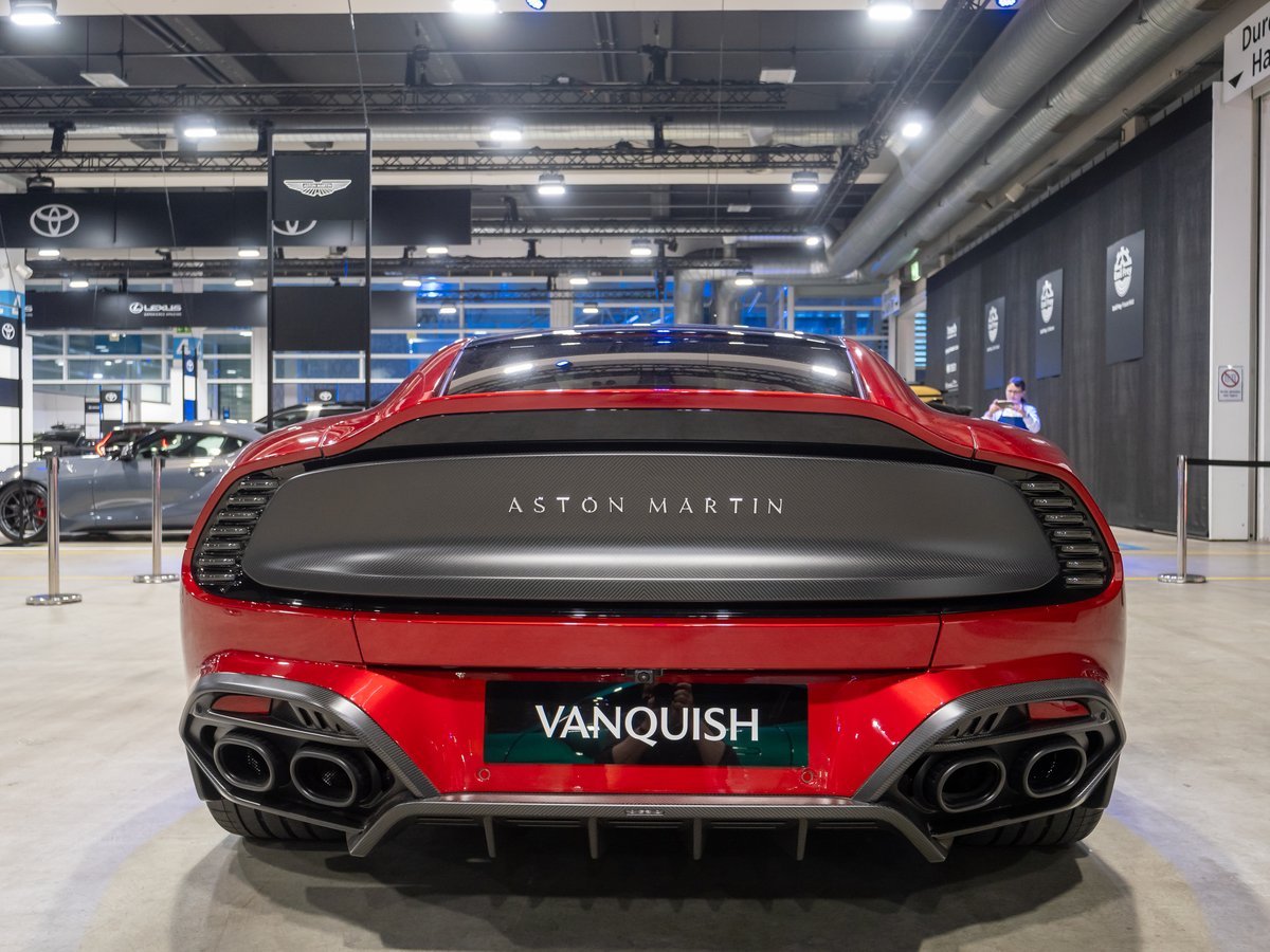 Aston Martin Vanquish 5.2 V12 (835 Hp) ZF