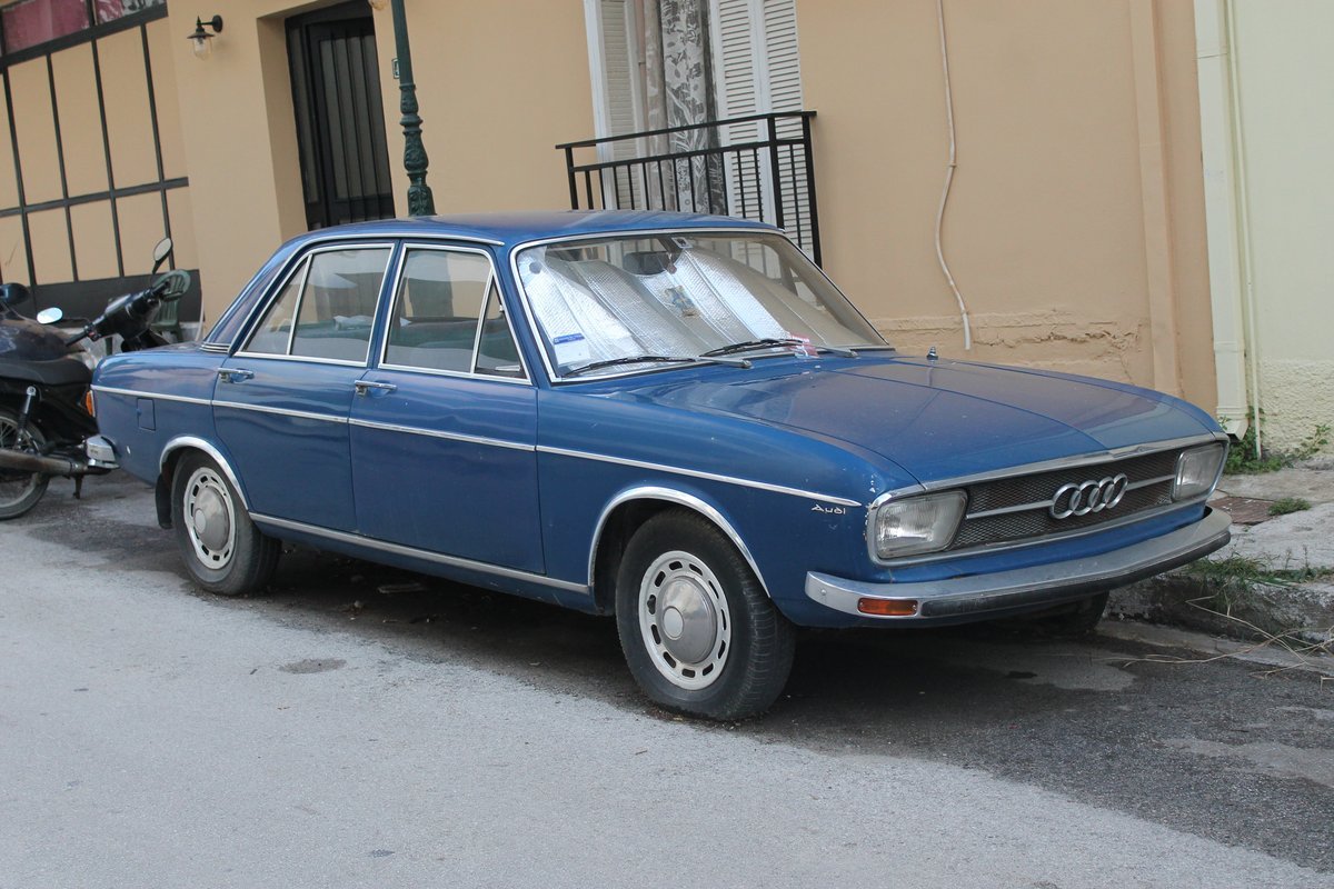 Audi 100 Audi 100 (C1)