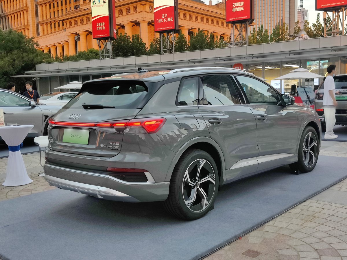 Audi Q4 e-tron 35 55 kWh (170 Hp)