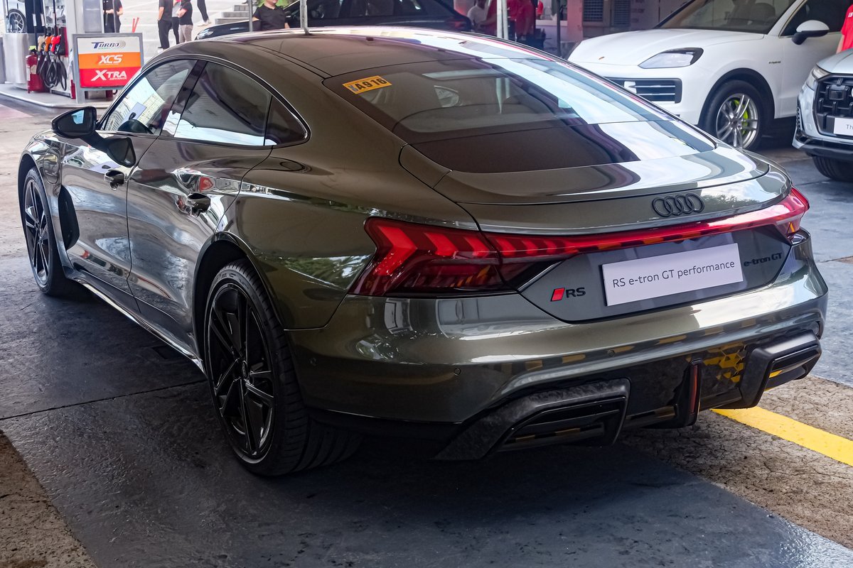 Audi RS e-tron GT 93.4 kWh (646 Hp) quattro