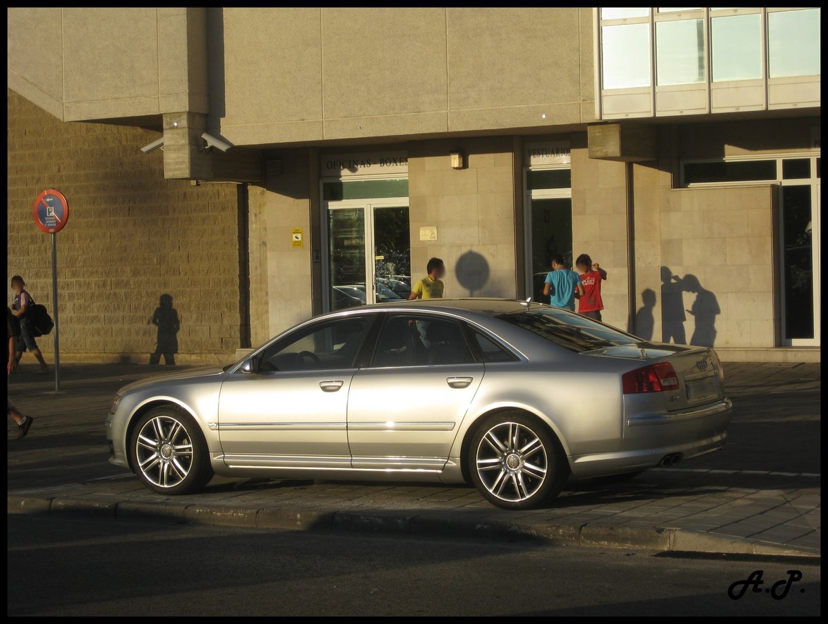 Audi S8 5.2 FSI V10 (450 Hp) quattro Tiptronic