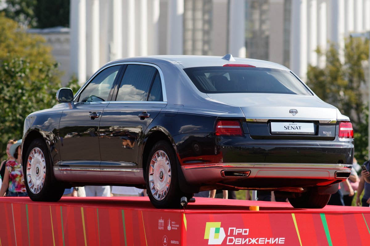 Aurus Senat S600 4.4 V8 (598 Hp) Hybrid AWD Automatic