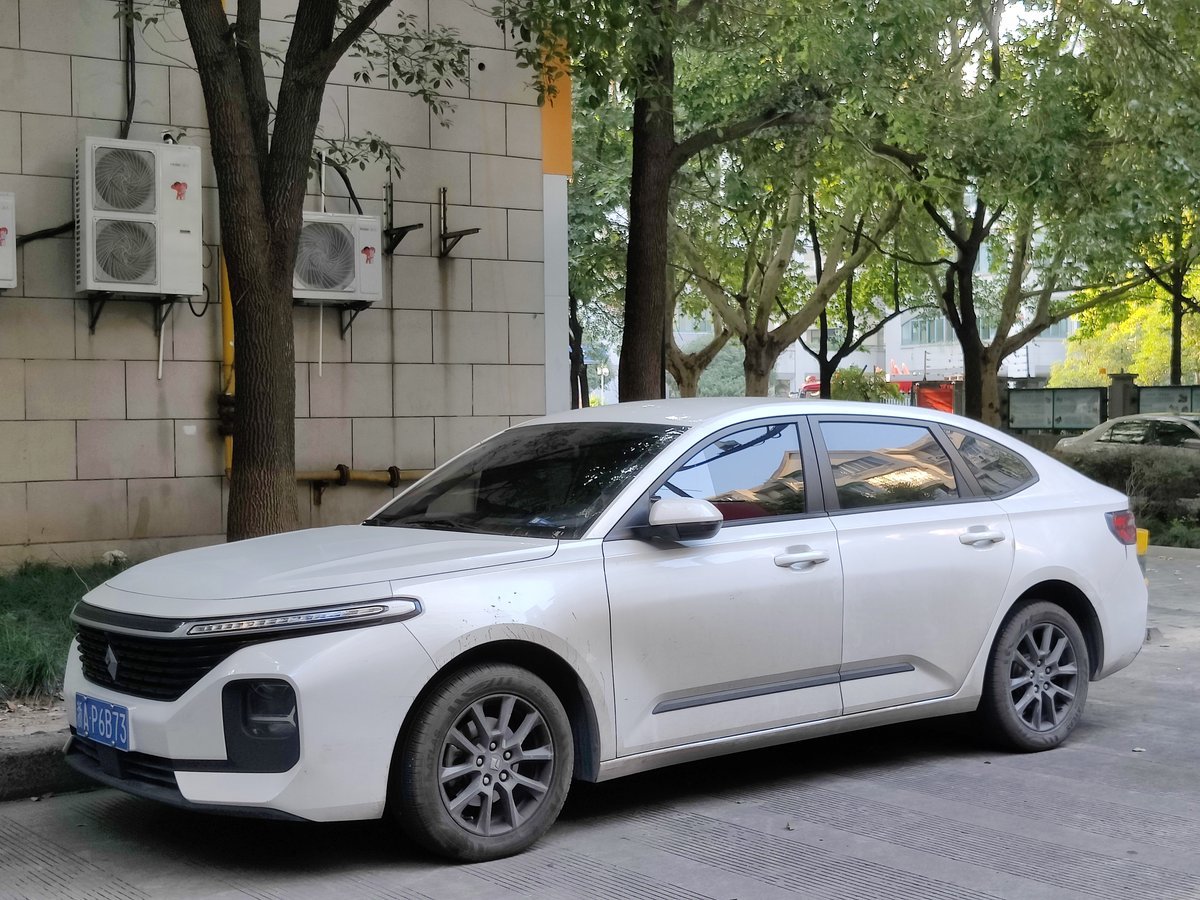 Baojun RC-5/Valli Baojun RC-5W