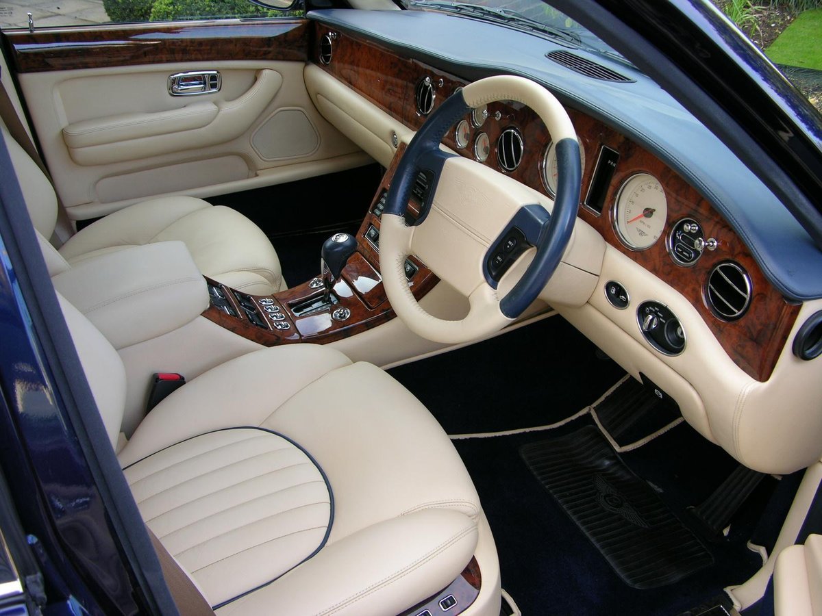 Bentley Arnage 6.7 i V8 16V (405 Hp)